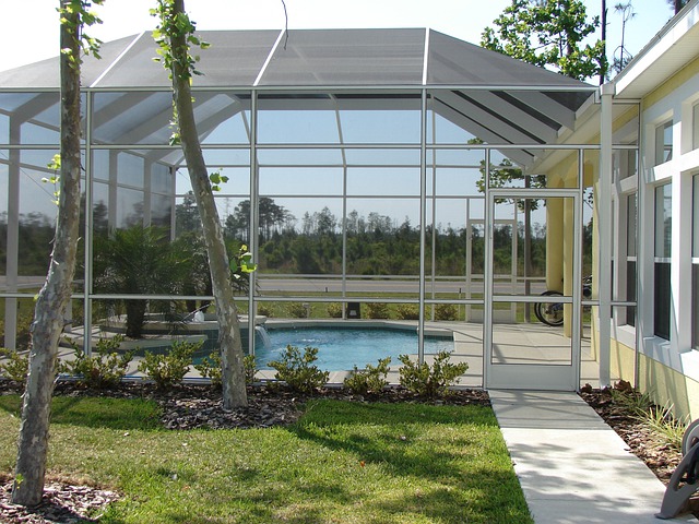 When is it Time to Rescreen a Pool Enclosure?