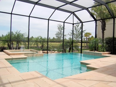 Florida Pool Enclosures: Good for Heating, Too?